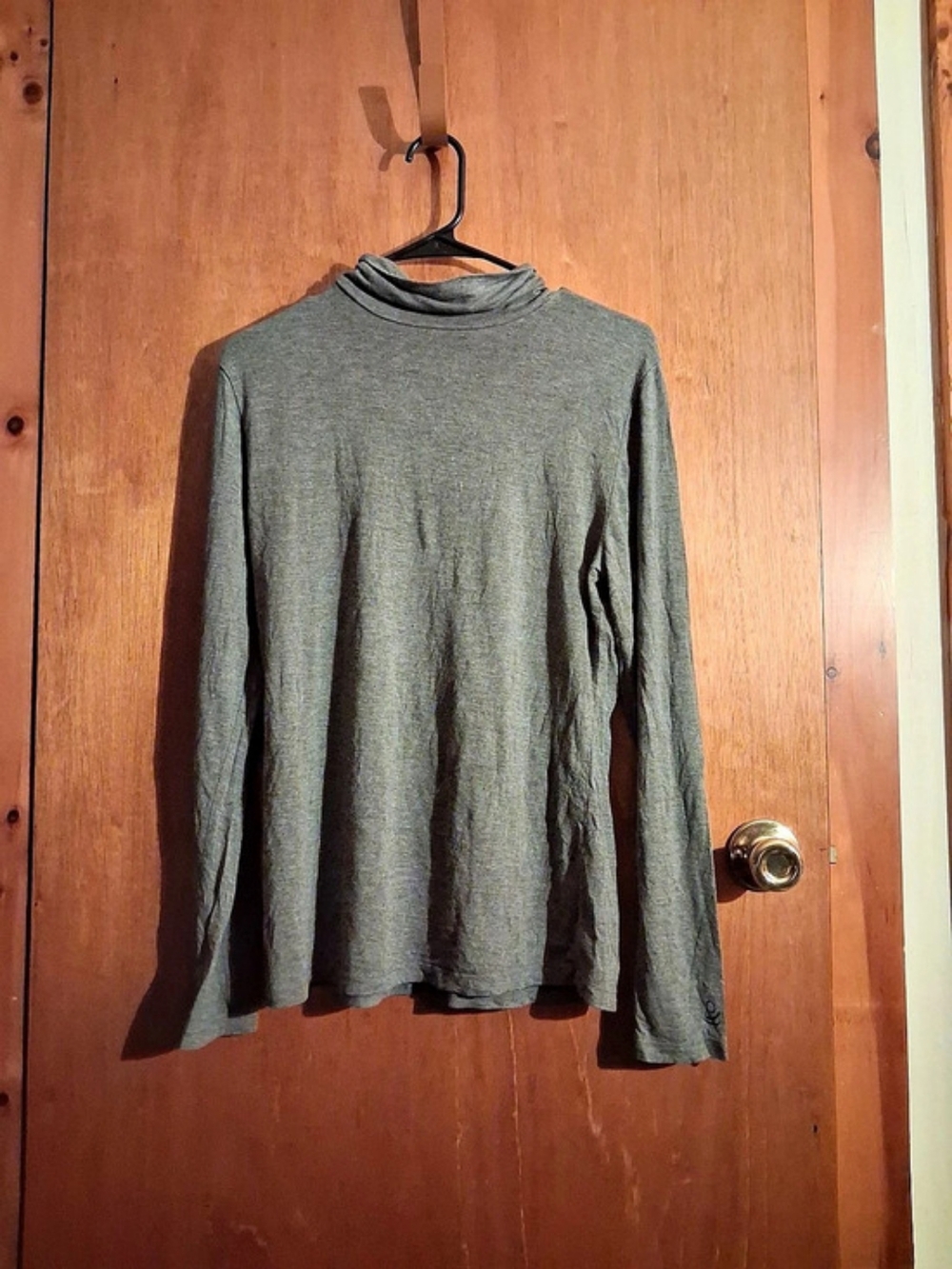 Long Sleeve Mock Neck Top in Grey Like New